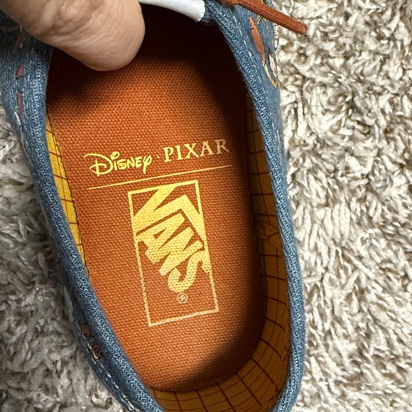 VANS X Disney Toy Story Sheriff Woody Denim Women’s 8 | Men’s 6.5 - Picture 2 of 5